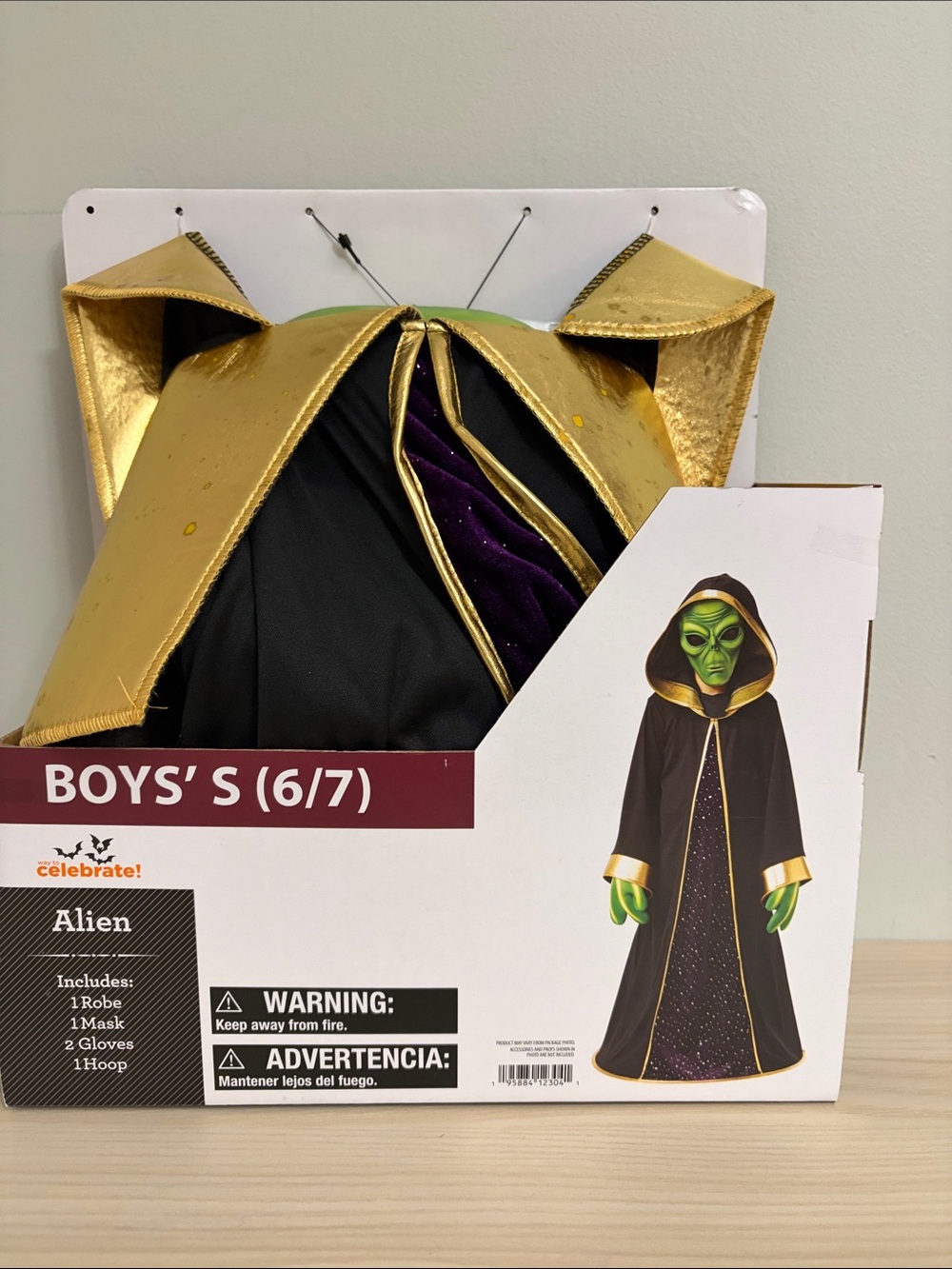 Celebrate New! Boys' Alien Costume Robe and Mask - Black & Gold (Size 6/7)
